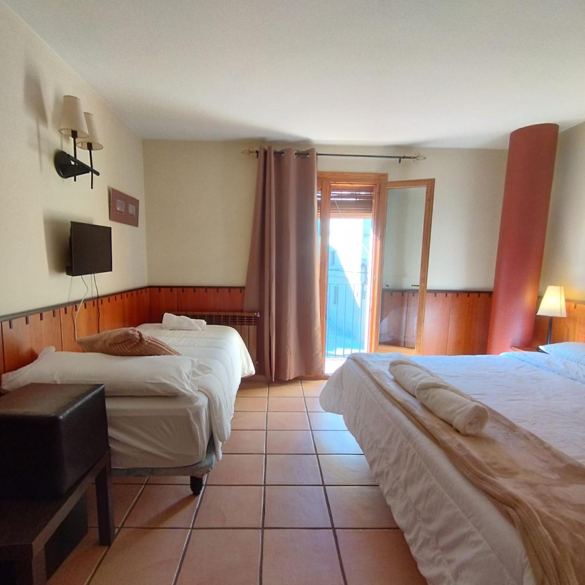 Hostal Tastavins Peñarroya de Tastavins Екстериор снимка